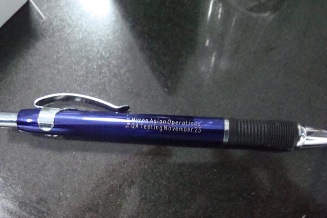 鉛筆のペンおよびネームプレートの印のための 50W ダイオード レーザーの印に動力を与えて下さい