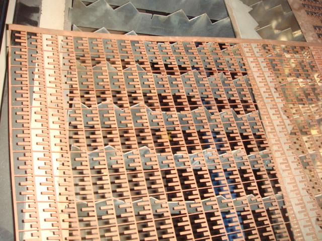 穏やかな鋼鉄、アルミニウム、黄銅および銅繊維CNCレーザーの打抜き機