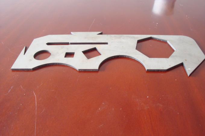 ステンレス鋼のcraftworkのためのCNCレーザーの切断装置、レーザーの金属の打抜き機