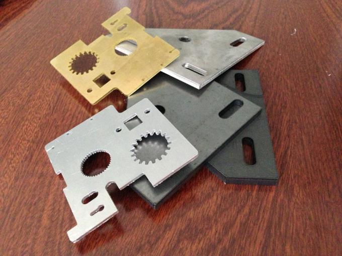 銅、アルミニウムおよび黄銅CNCレーザーの打抜き機/CNCレーザーのカッター
