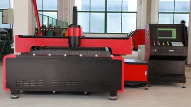 中国 500W 鋼鉄 CNC 繊維レーザーの打抜き機、切断のサイズの 1500 の × 3000mm サプライヤー